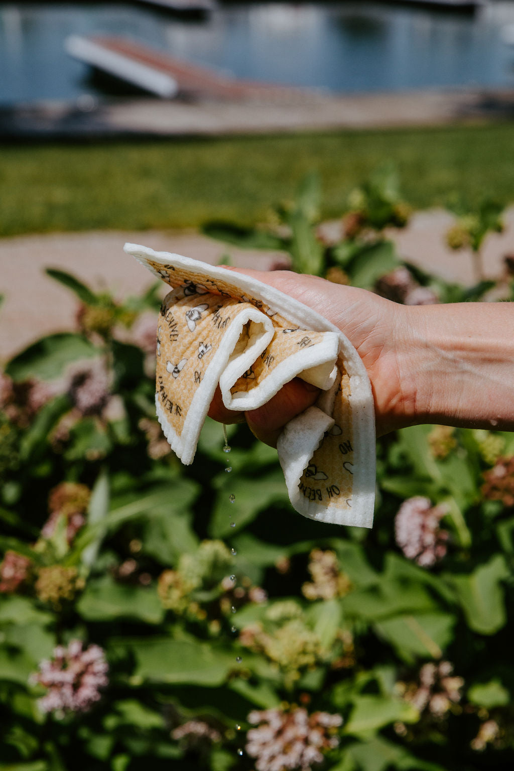 Buzzy Bee Reusable Dish Cloth