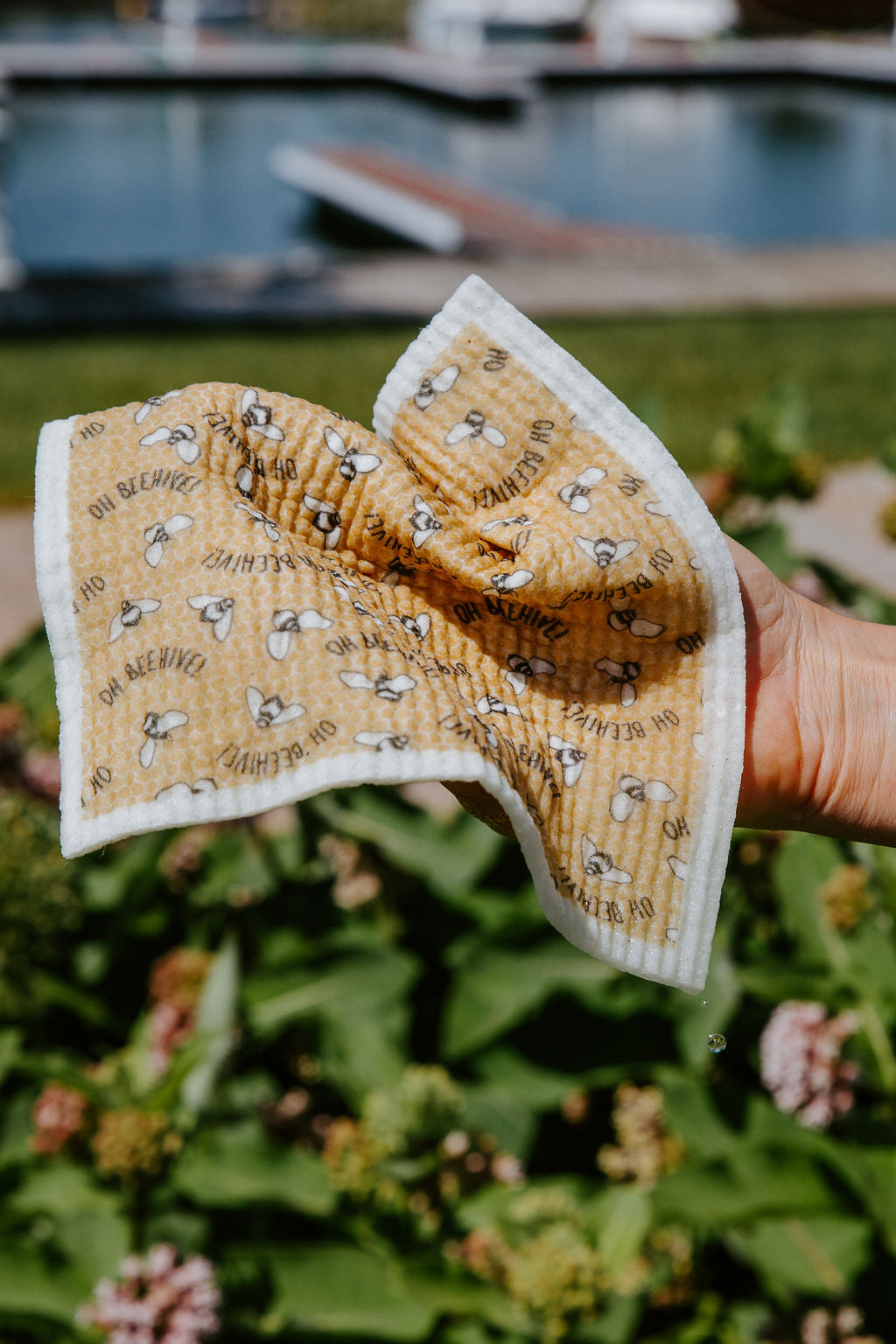 Buzzy Bee Reusable Dish Cloth